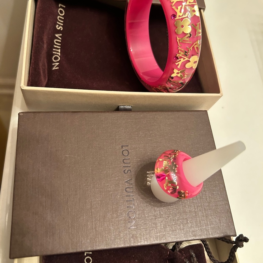 Louis Vuitton large ring